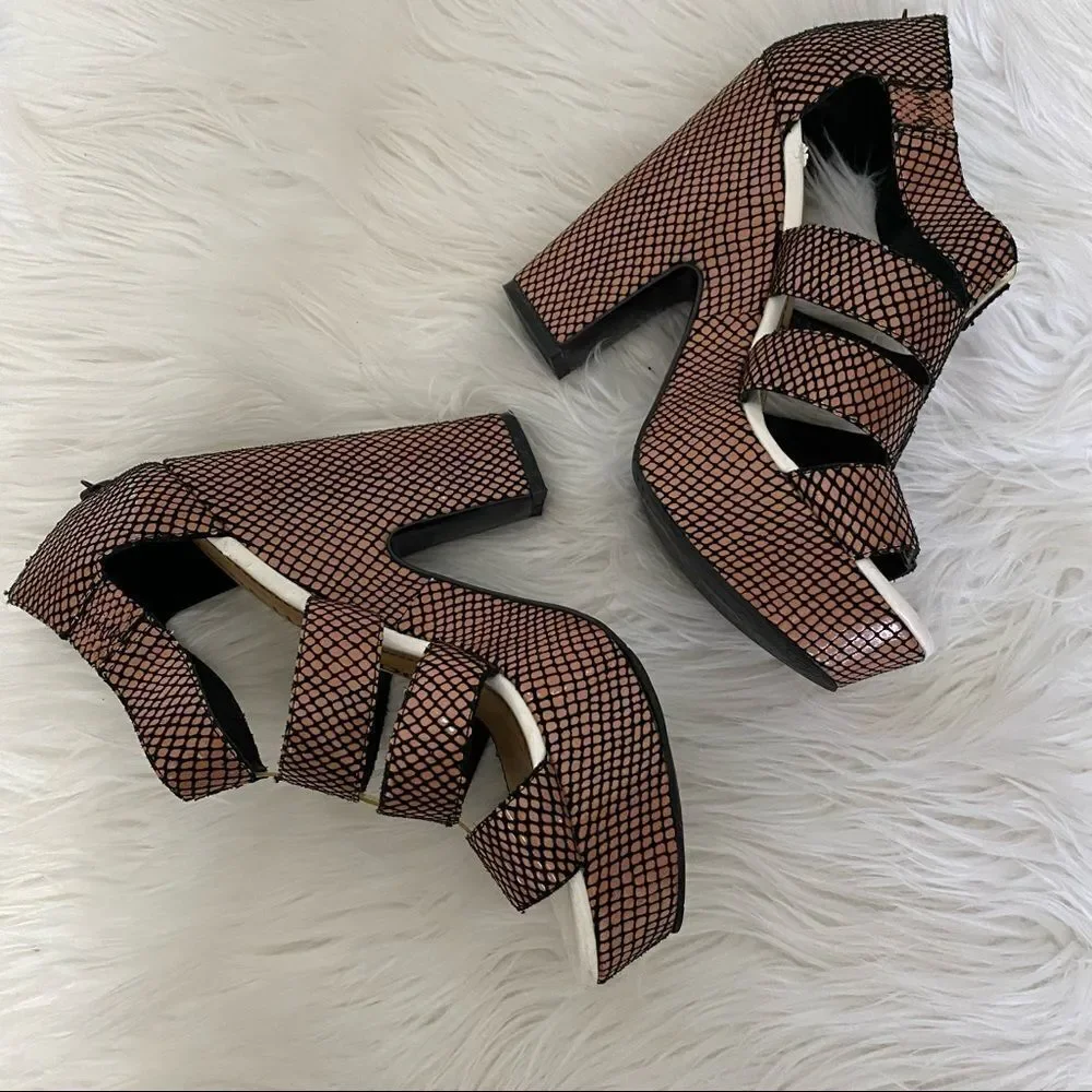 Nanette Lepore Addicted To You Runway Wedge 8